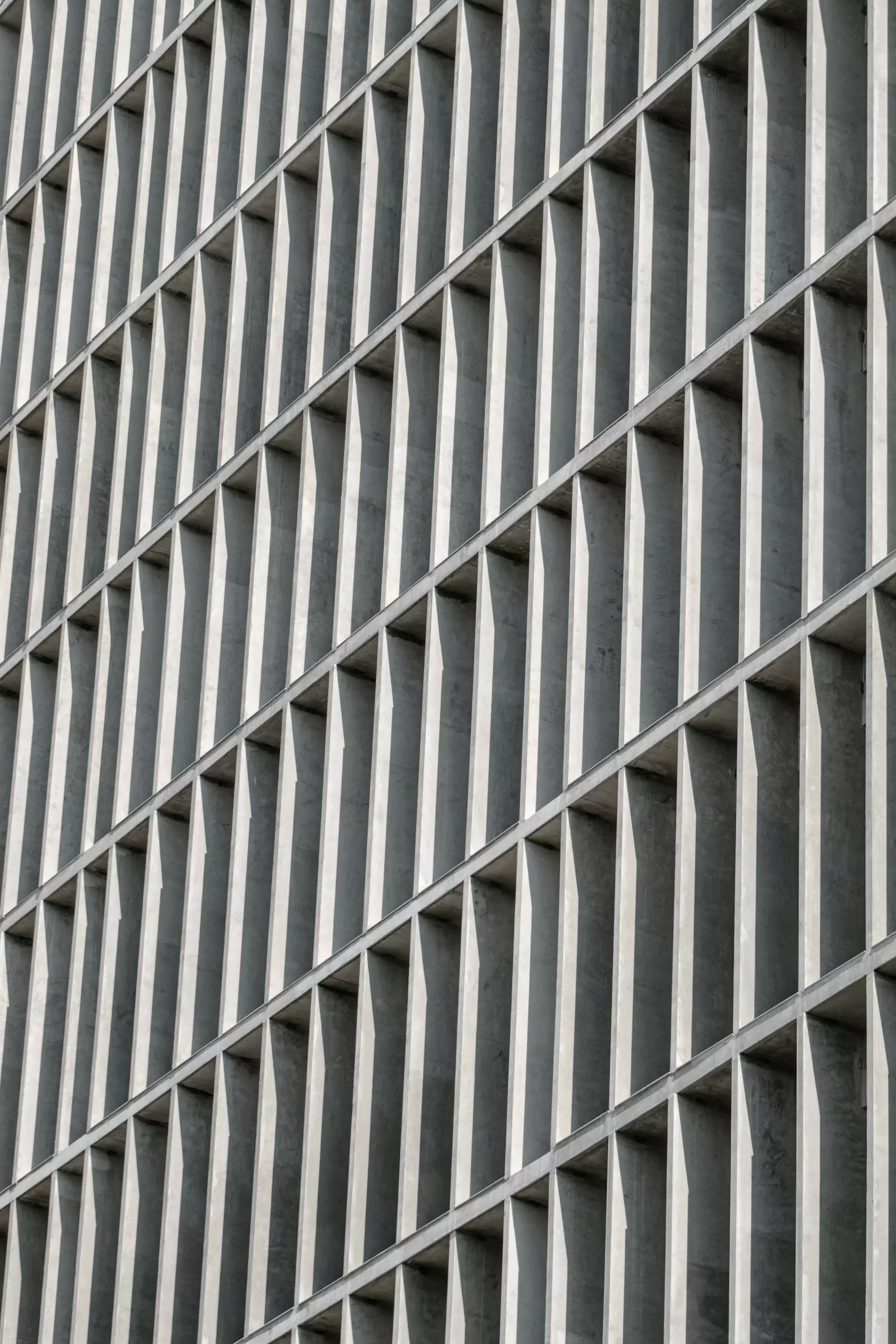 alejandro barba qeI979cneRE unsplash.jpg