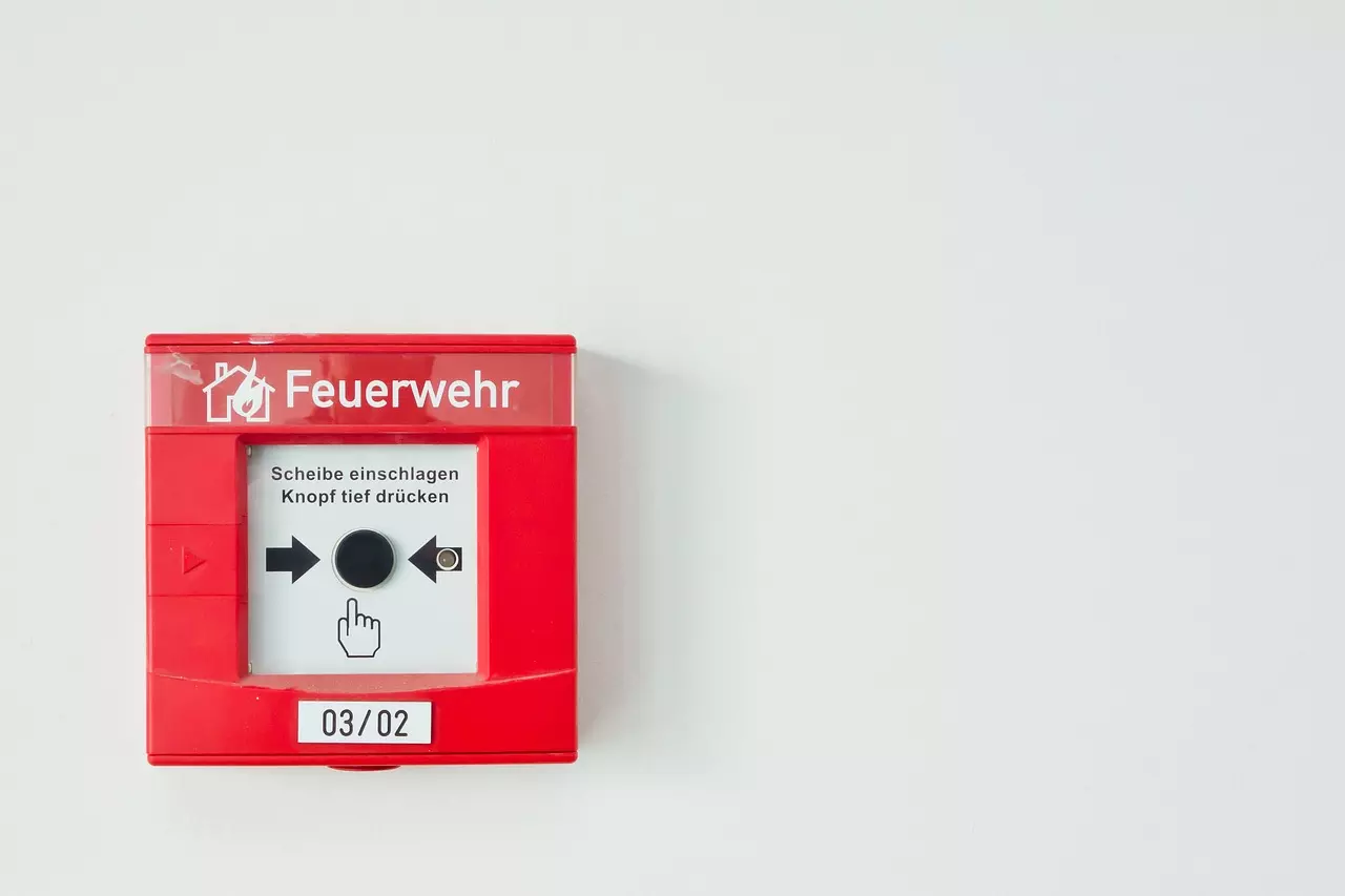 blickpixel fire alarm 502893 1280.jpg
