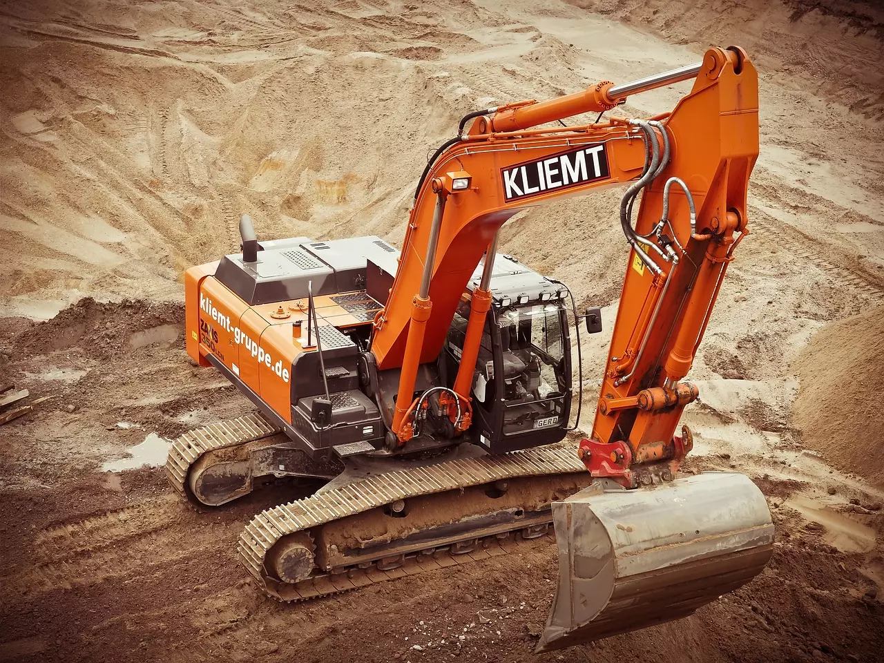 excavator 1174428 1280.jpg