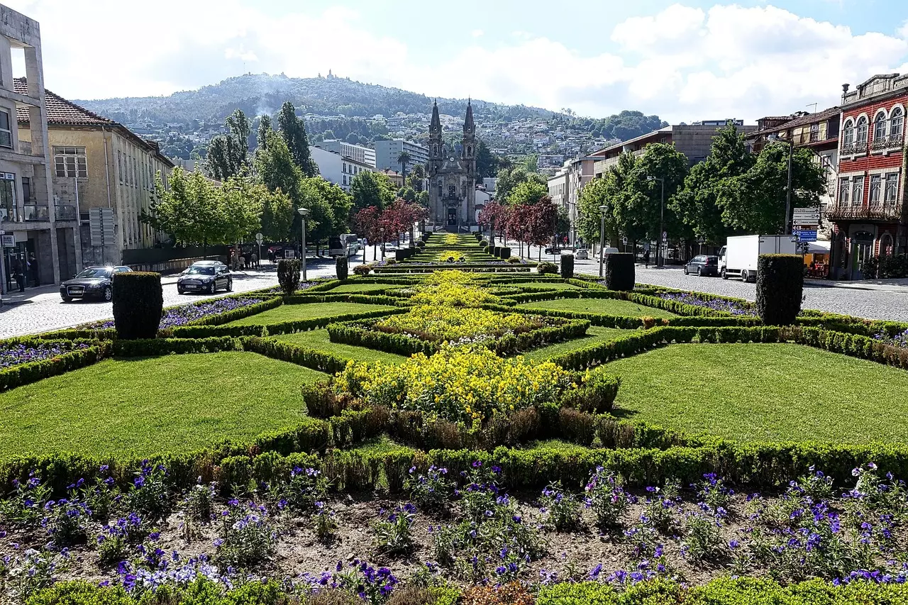 garden 1266320 1280.jpg