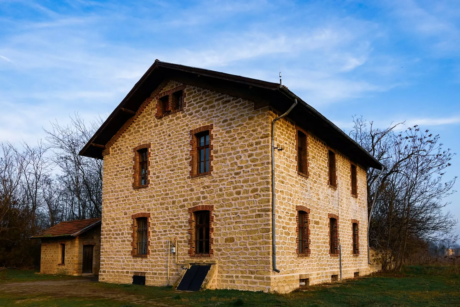 irfan simsar c39biyghVmE unsplash.jpg