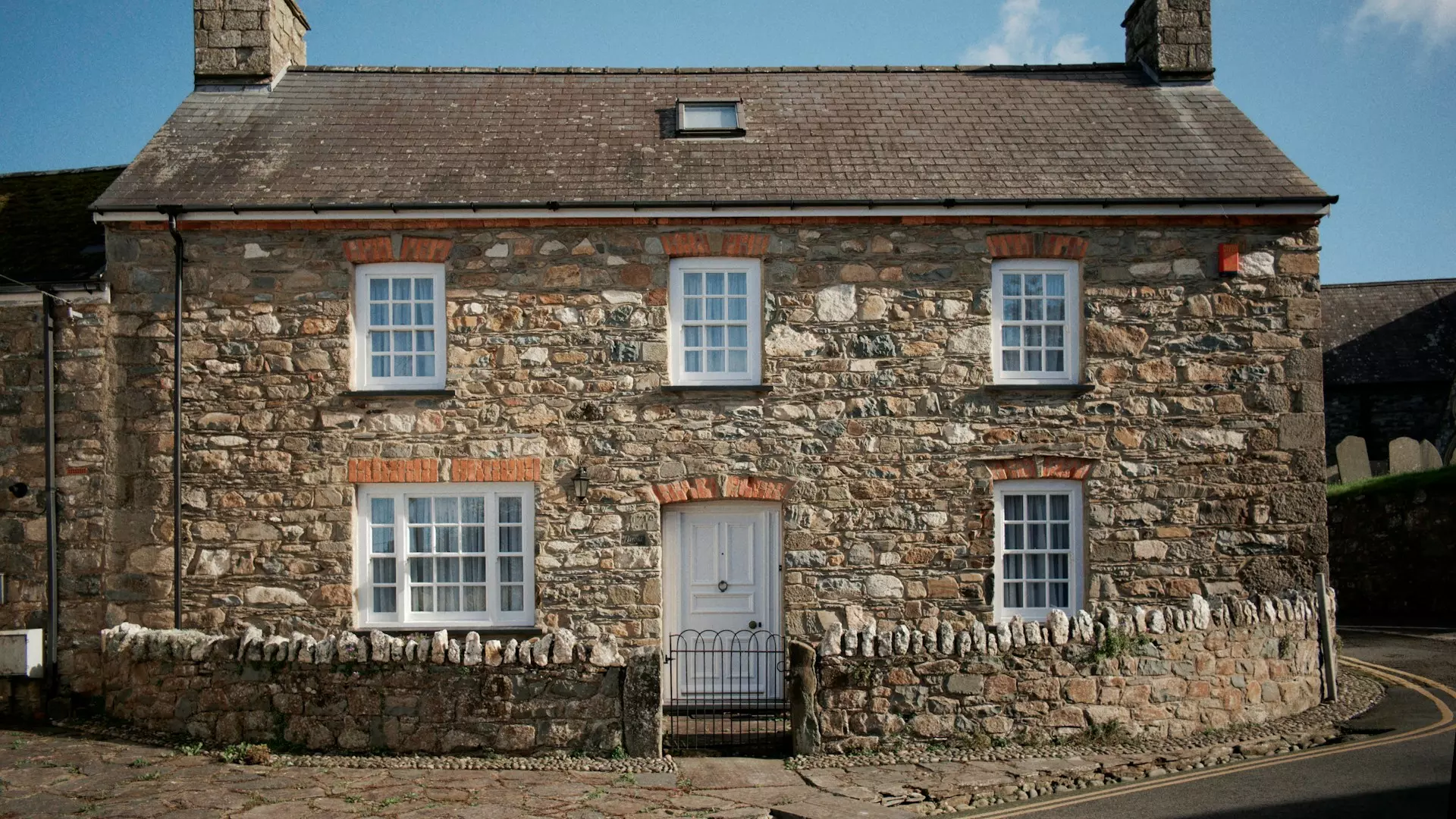 marc pell ax3T8USGmzM unsplash.jpg